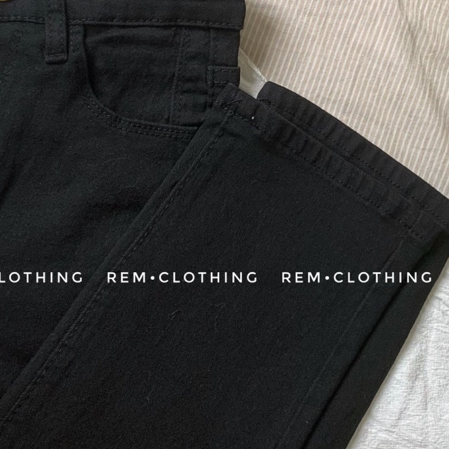 Quần jean đen ôm suông ống đứng cạp cao Rem.clothing