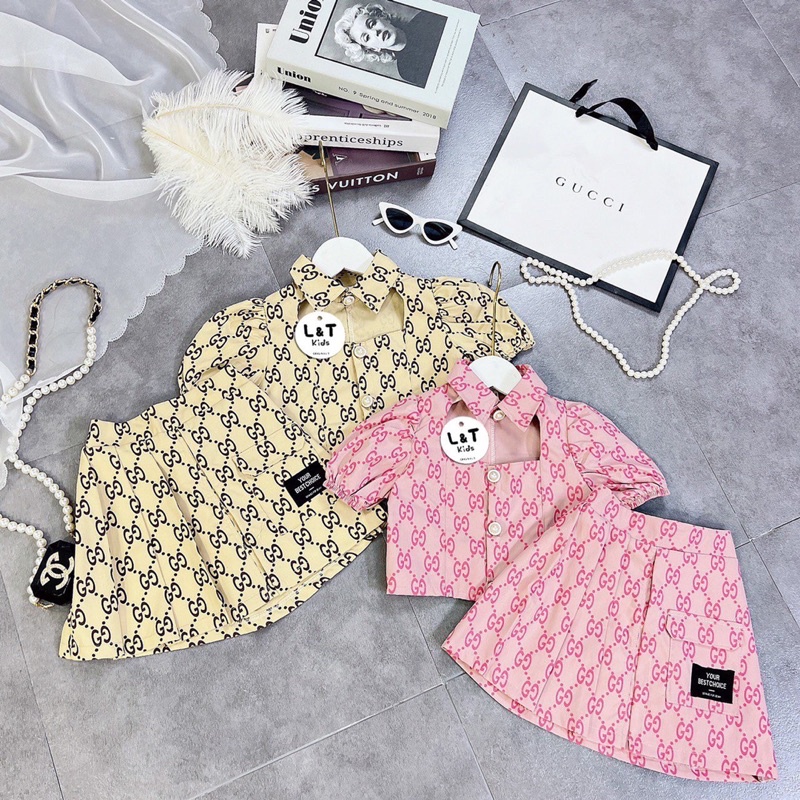 Set áo khoét ngực kèm cv xếp ly 4 màu cho bé gái.