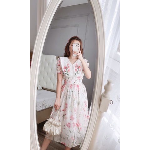 Đầm hoa hồng cổ thêu hoa