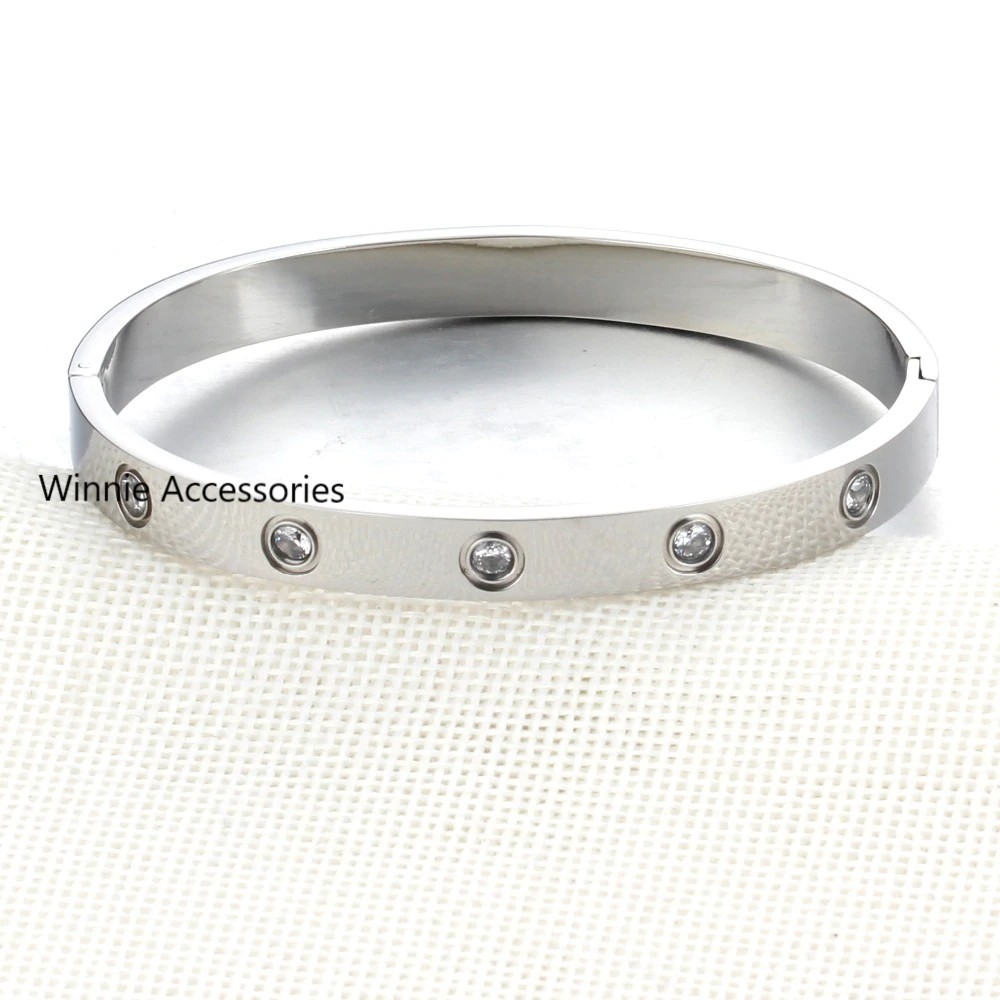 Vòng tay nữ titan love bạc
