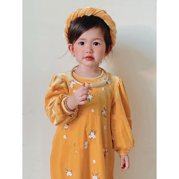 Áo dài nhung hoa bé gái màu đỏ vàng hồng kèm vấn siêu xinh phù hợp diện tết
