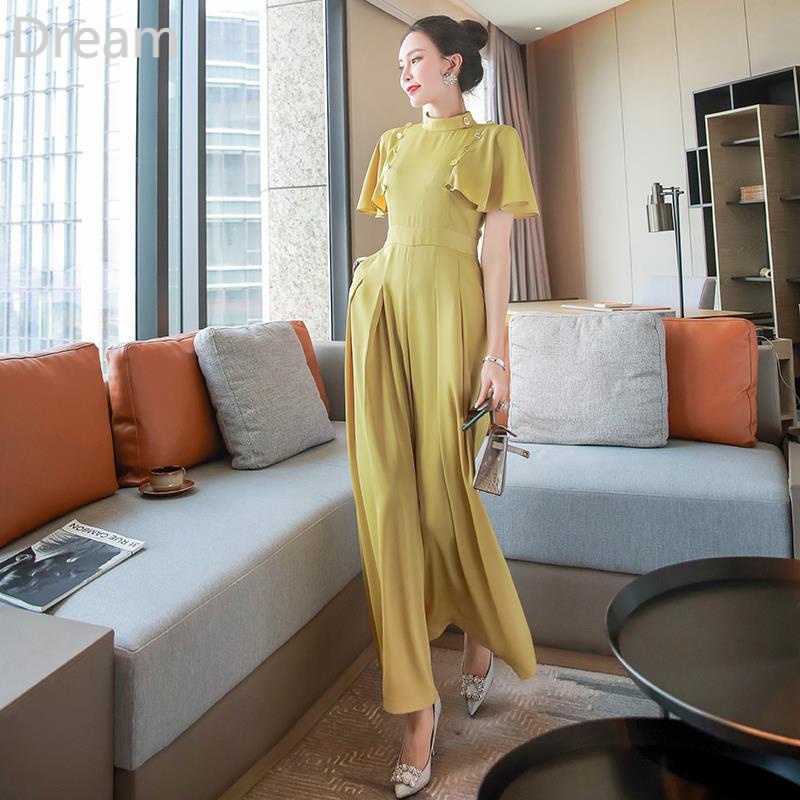 Bộ jumpsuit ống rộng màu vàng hợp thời trang