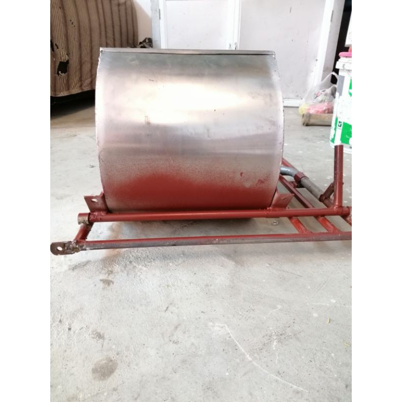 Máng lợn nái dạng lật  tai vuông inox