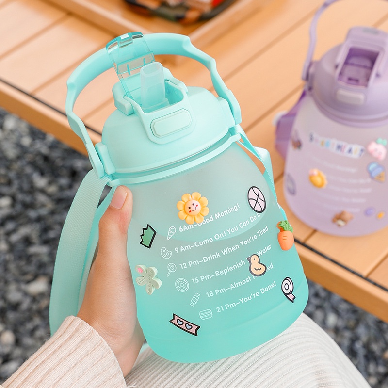 Bình Nước Thể Thao 1300ml Có Ống Hút Và Dây Đeo Thời Trang Dễ Thương
