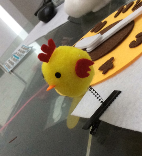 Kẹp tóc gà bông lò xo