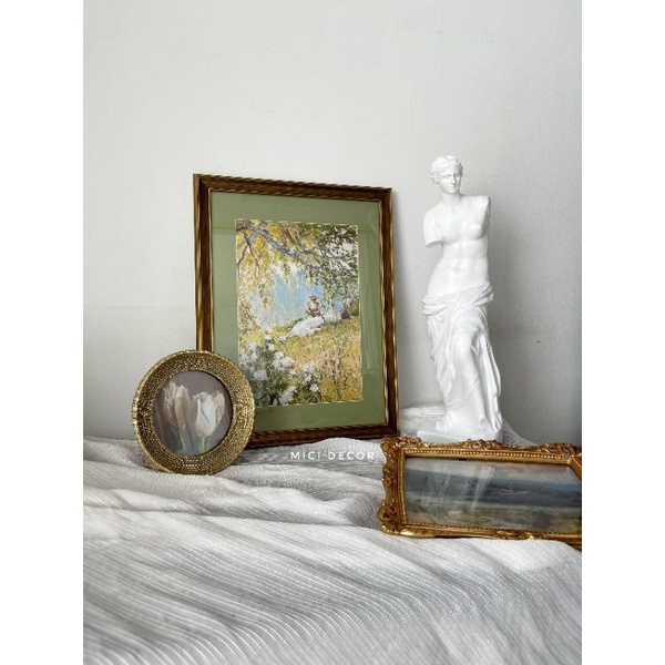 Khung cổ điển viền nâu 30x40cm