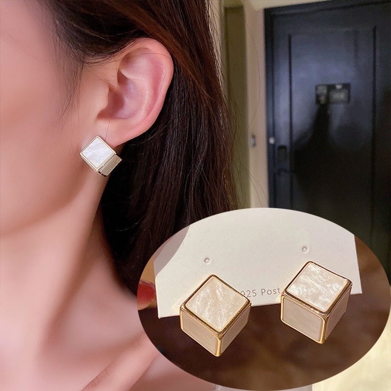 Khuyên Tai Hình Khối Lập Phương Bằng Hợp Kim Màu Trắng Phong Cách Hàn Quốc Thời Trang Cho Nữ