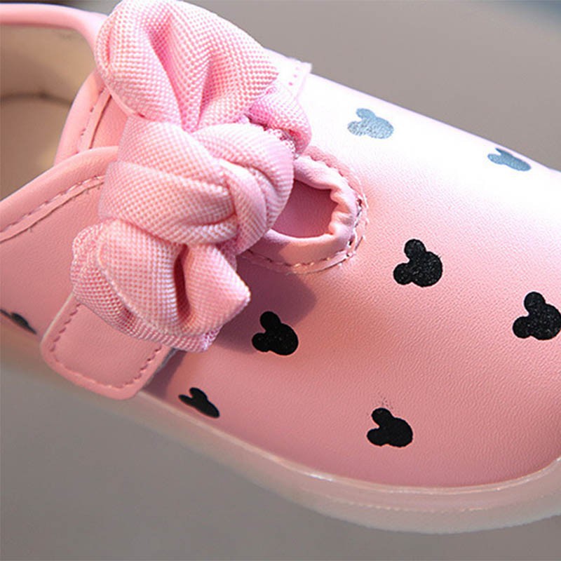 Giày bệt có đèn LED cho trẻ em