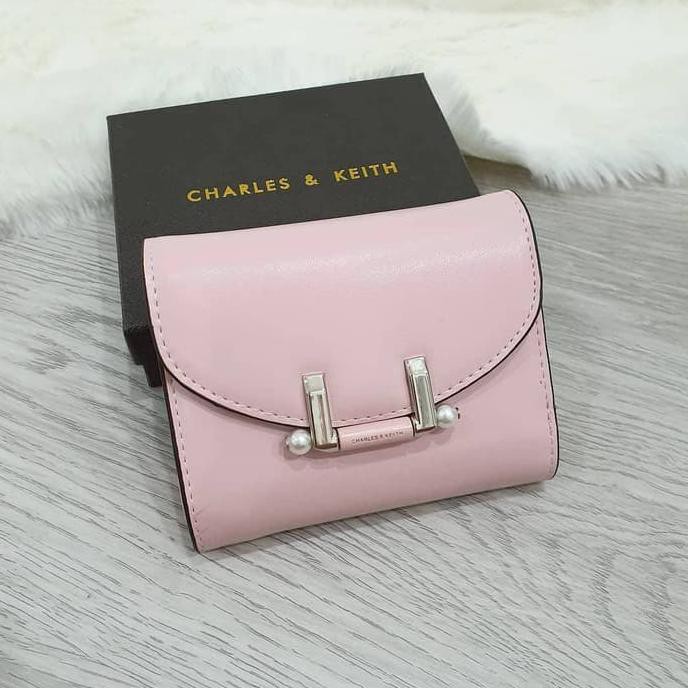 Ví Charles And Keith Ck Chính Hãng Họa Tiết Hoa Xinh Xắn Cho Nữ