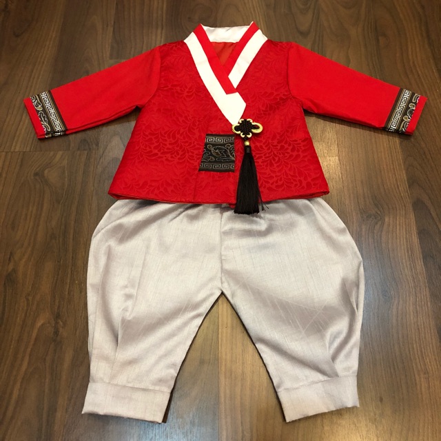 Hanbok bé trai