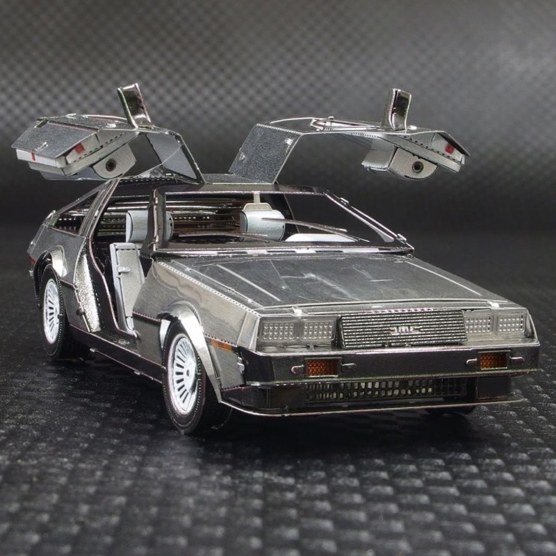 Mô hình 3D kim loại siêu xe DeLorean DMC-12 trong phim Back to the Future