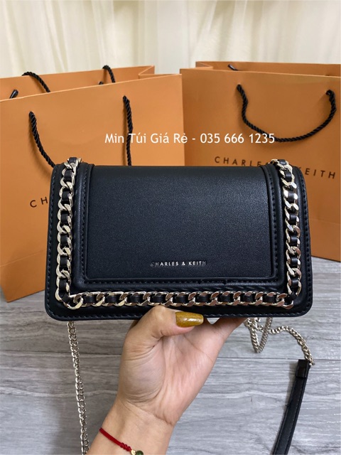 - Túi CnK viền xích có sẵn