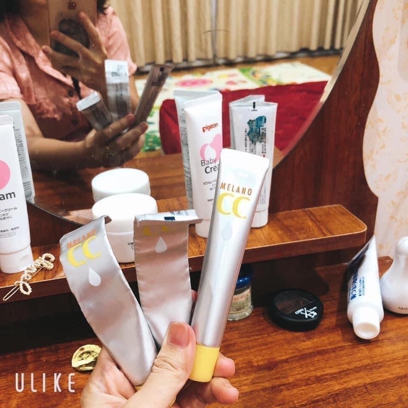 Tinh Chất Dưỡng Da Vitamin C Melano CC Beauty Essence 20ml