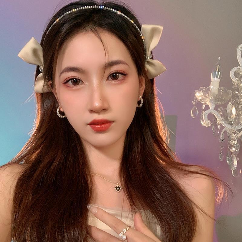 Băng đô hai bên phối nơ màu đen đính đá phong cách Hàn Quốc sang trọng