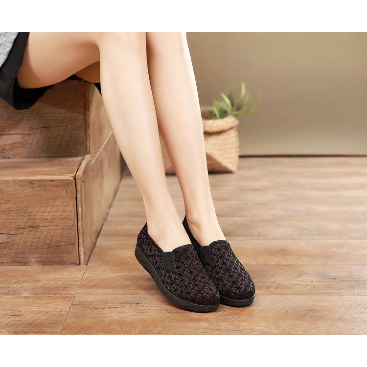 Breathable Giày của mẹ mềm chống trượt người trung niên và người già Bà Già Bắc Kinh Giày phụ nữ già