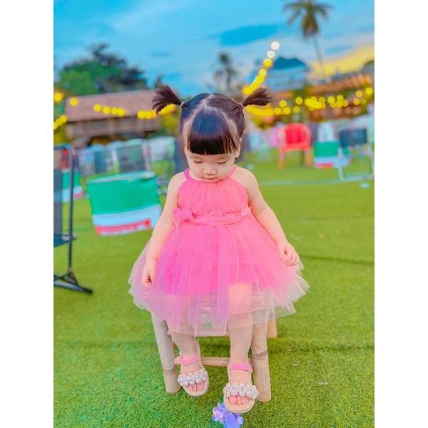 Quai hậu hình ba bông hoa siêu xinh có size tập đi cho bé