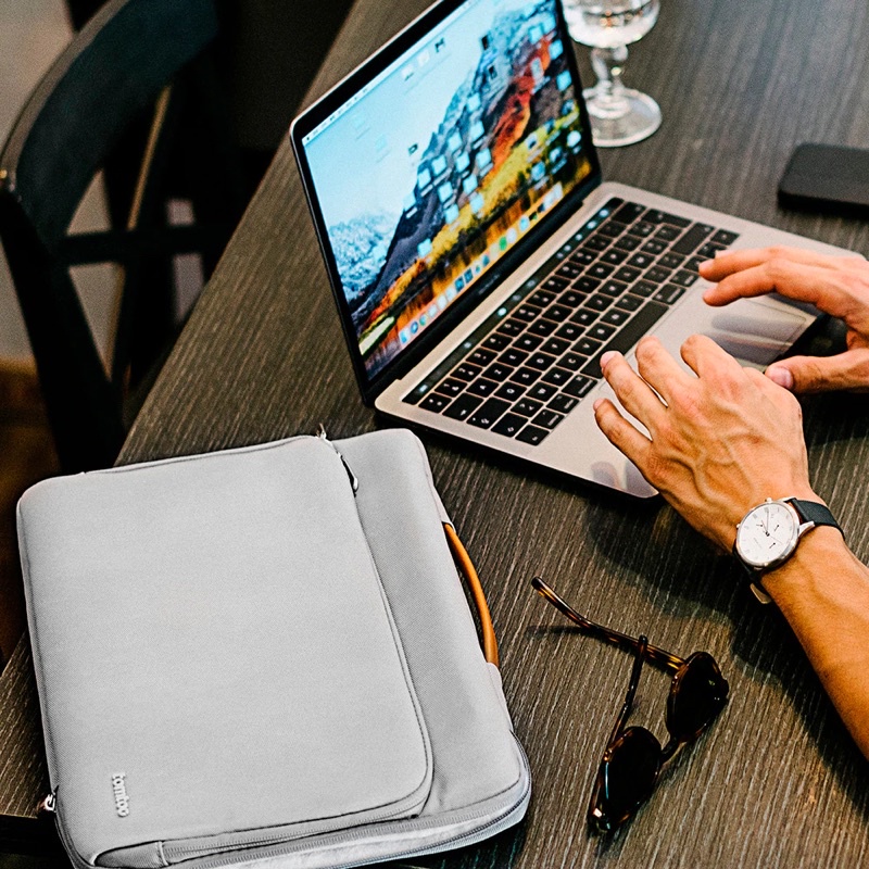 Túi chống sốc Tomtoc Briefcase Macbook-A14-Hàng Chính Hãng