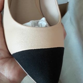 Giày bít phối gót vuông