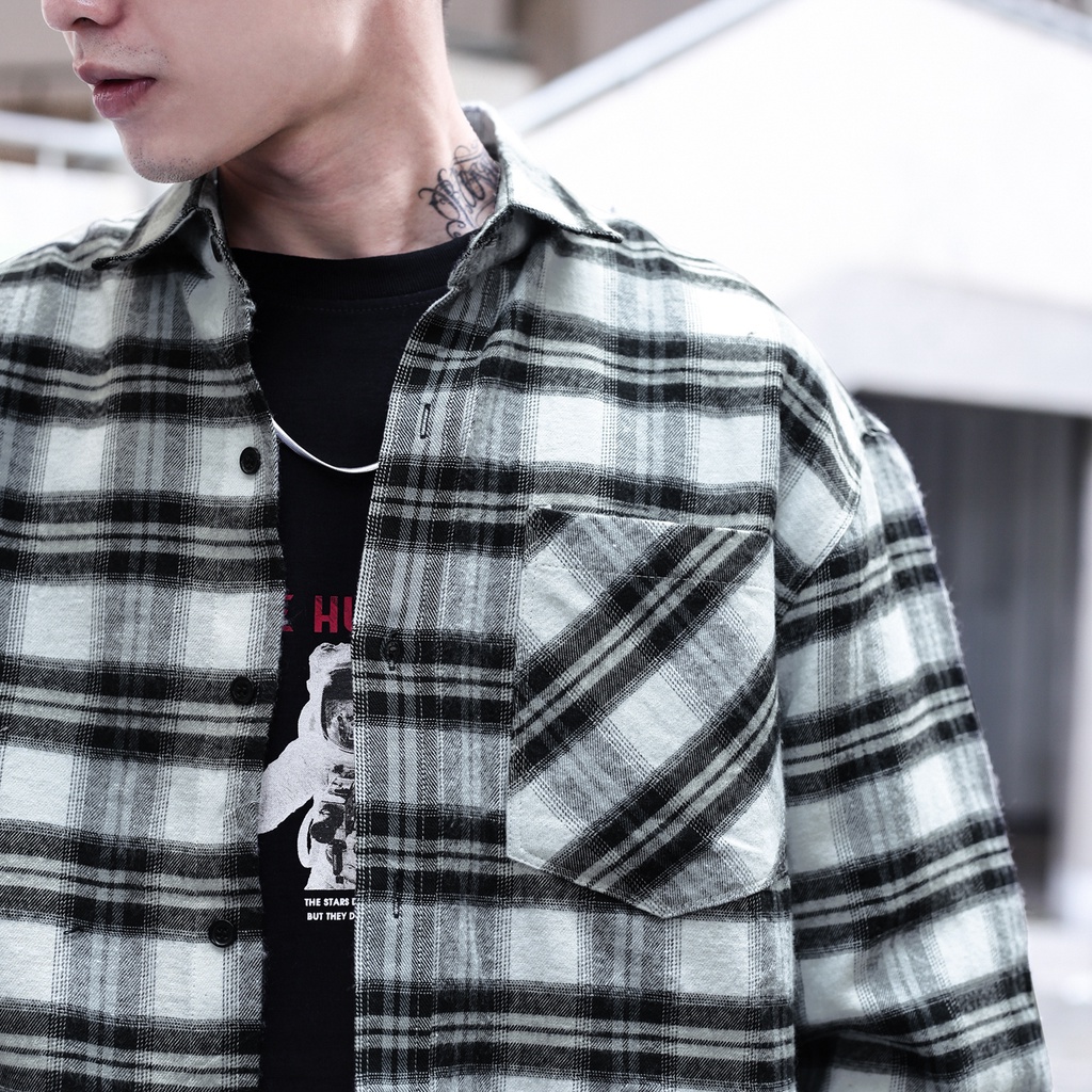 Áo Sơ Mi Sọc Đen Trắng Phối Khăn Flannel Khăn Badana Sau Lưng Chất Liệu Cotton Thoải Mái Phong Cách Đường Phố