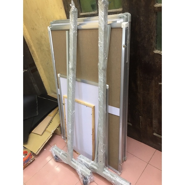 Bảng fooc trắng viết bút lông