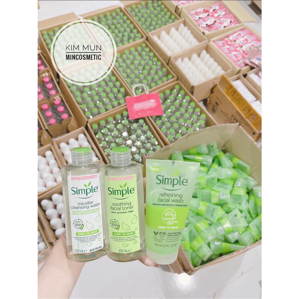 Nước hoa hồng Simple không cồn, cân bằng da dịu nhẹ Kind To Skin Soothing Facial Toner 200ml