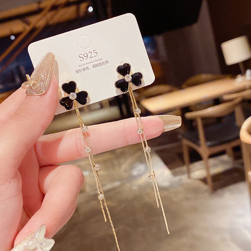 XiaoboACC Khuyên tai kim bạc 925 hình hoa màu đen phối tua rua đính đá zircon xinh xắn cho nữ