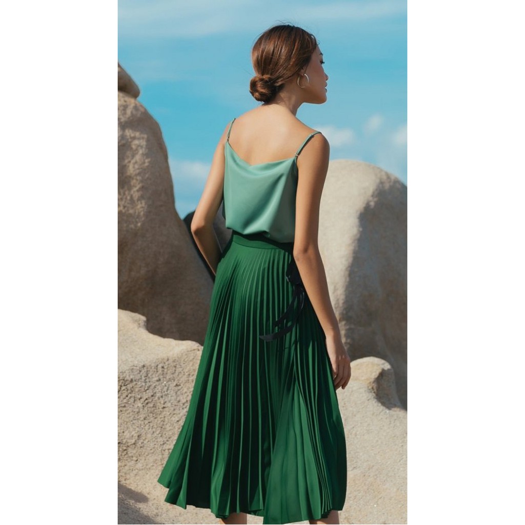 [Mã FASHIONMALLT4 giảm 15% đơn 150k] JOVEN-Áo hai dây đổ cổ xanh đậu | BigBuy360 - bigbuy360.vn