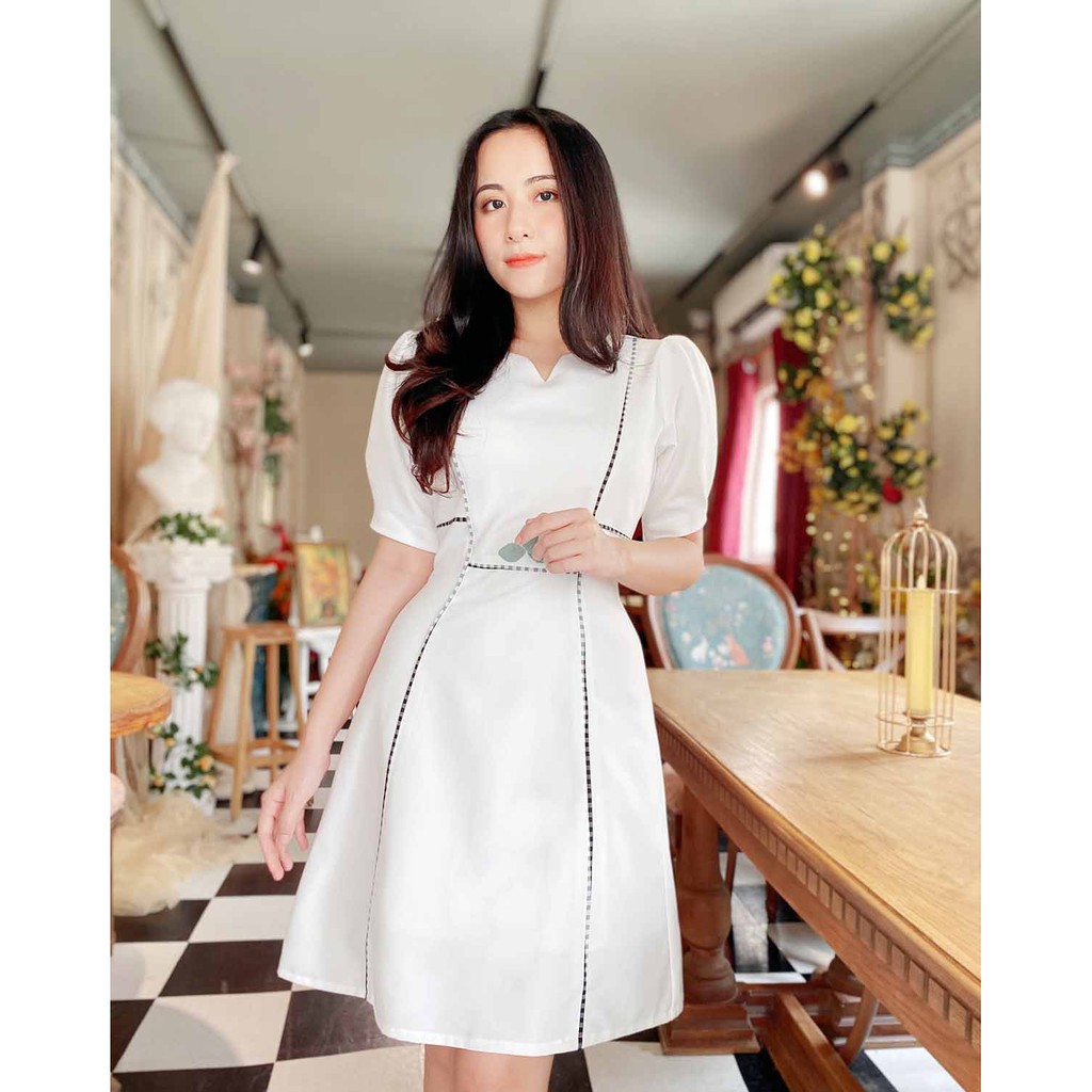 [Mã FAGREEN245 giảm 10% tối đa 30K đơn 99K] [FREESHIP] Váy trắng dự tiệc thanh lịch mềm mát họa tiết kẻ sọc | BigBuy360 - bigbuy360.vn