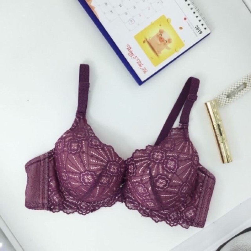 (Siêu phẩm mang tên 2155 )nâng ngực xuất sắc có gọng nhựa mềm.ảnh thật video Shop tự quay ạ