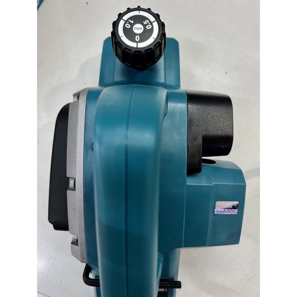 Máy bào cầm tay điện Makita M1902B-Hàng Chính Hãng