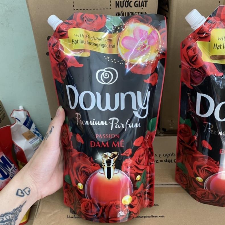 Nước Xả Vải Downy Đam Mê 1,35L (Dạng Túi)