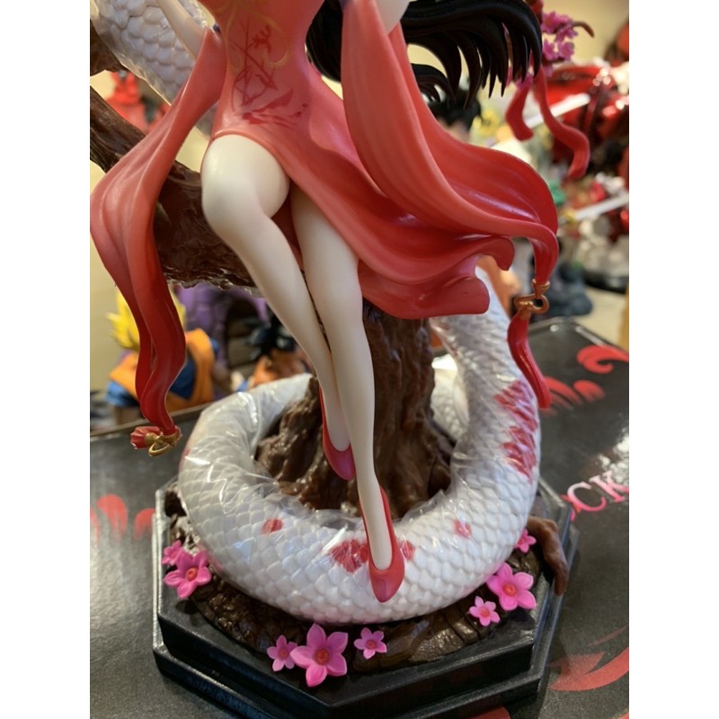 (Hết hàng) Mô hình One Piece Boa Hancock Kingdom cởi áo 30cm