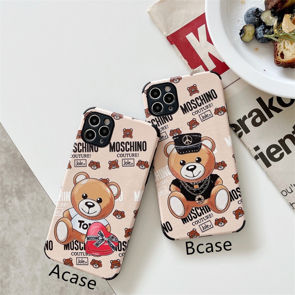Ốp điện thoại Hình Gấu Moschino Bear Cho dòng Iphone13 12 Mini 11 Pro Max 6 / 6s 7 / 8plus Se2 X / Xs Xr Xsmax # Hg3691