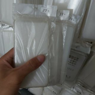 Bộ 3 chiếc ốp lưng silicon galaxy j7 plus/j7+ trong suốt