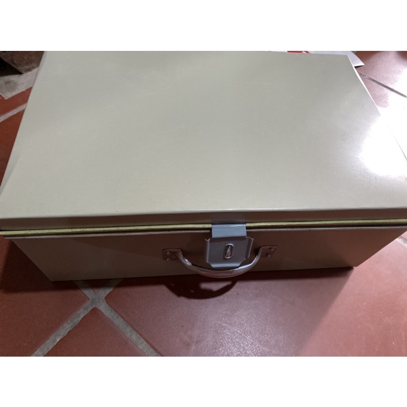 Hòm tôn 30 x 48 x 19cm loại dày đẹp