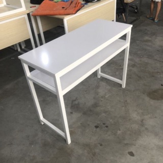 Bàn nail khách đặt