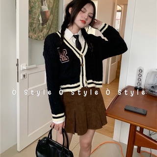 Áo khoác len thừng chạy viền dáng croptop