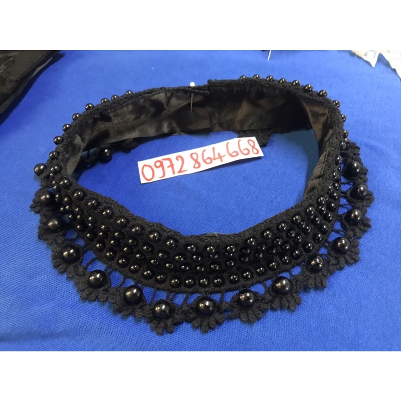 Cổ áo sơ mi nữ trắng và đen ( cổ Đức)