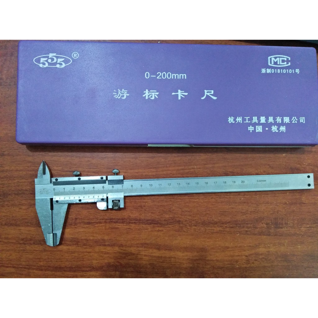 thước cặp 555 đo 0-200mm