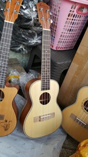 Ukulele gỗ có viền chỉ trắng (23 inch)