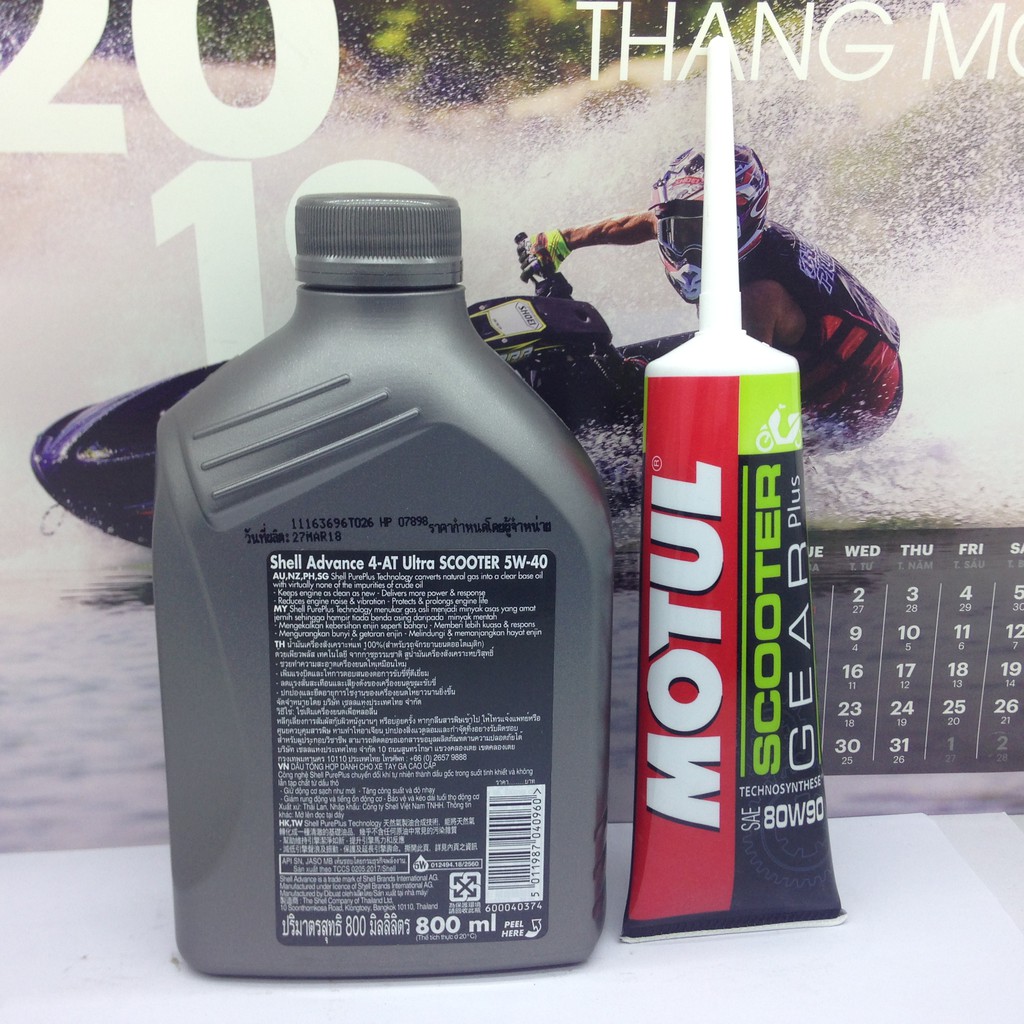 Nhớt Shell ultra scooter 5W40 800ml và tuýp láp Motul 120ml