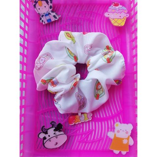 Cột tóc,scrunchies có charm đính kèm