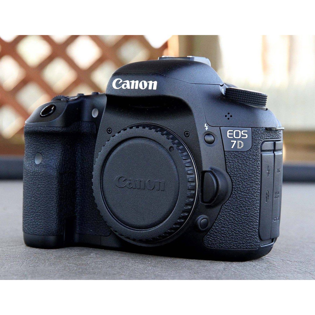 Máy ảnh Canon 7D + ống kính 17-85mm IS - 18.0 Megapixels - Mới 95%