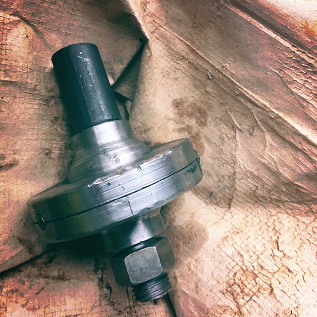 Trụ kéo xe lôi
