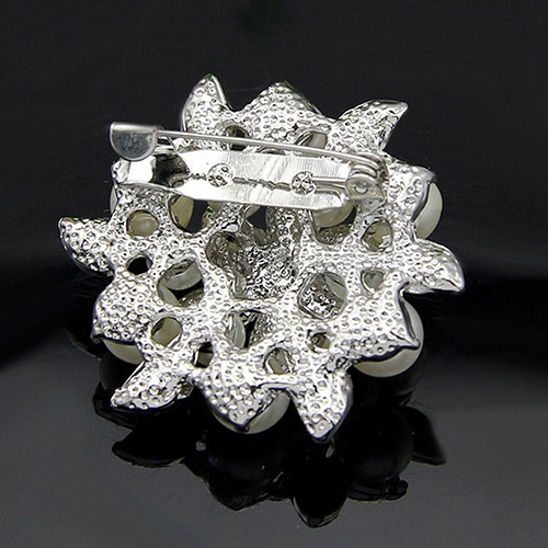 Ghim Cài Áo Hình Hoa Đính Ngọc Trai Nhân Tạo Thanh Lịch Cho Cô Dâu