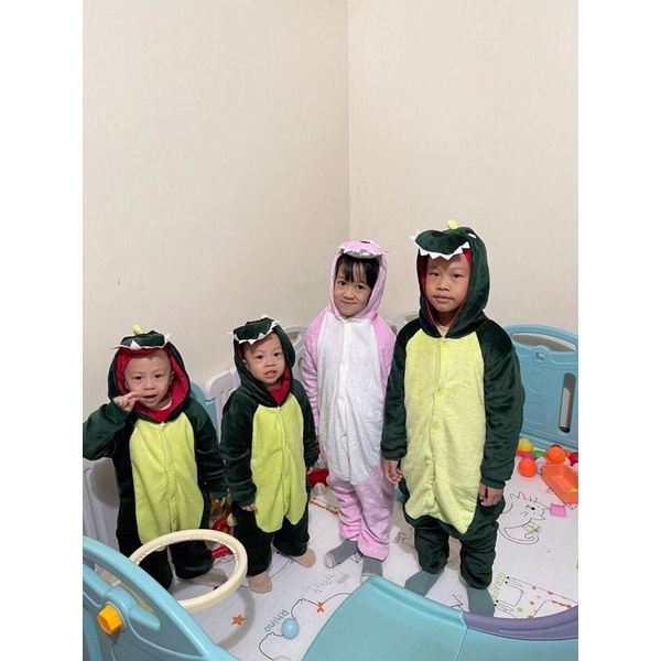 Combo bộ đồ khủng long kèm dép cho bé và người lớn