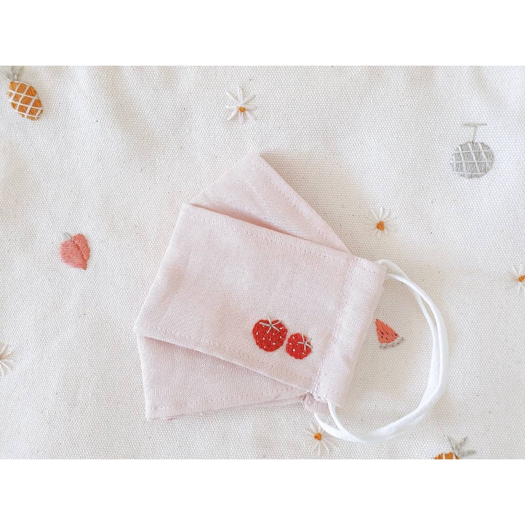 Tiệm Tháng Tư - Khẩu Trang 3D Linen Thêu Quả Dâu