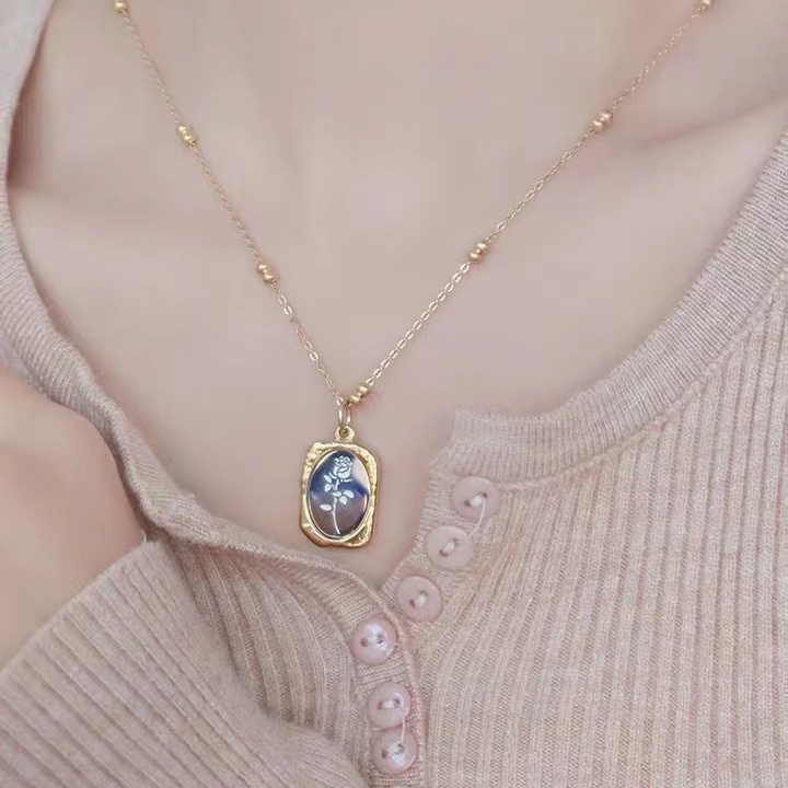 Dây Chuyền Hợp Kim Mạ Vàng 18K Mặt Hoa Hồng Phong Cách Retro