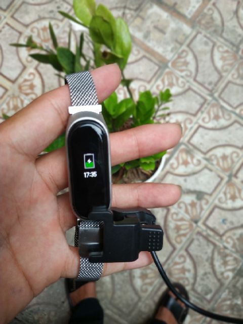 Sạc kẹp cho Miband 4 - Sạc không cần tháo nhộng