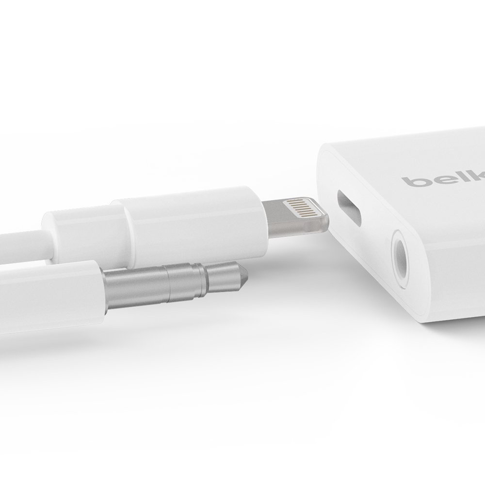 Cáp chuyển đổi Lightning sang 3.5mm Audio RockStar Belkin thêm cổng sạc Lightning - Hàng chính hãng